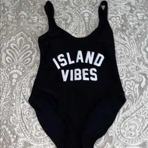 Island Vibes One Piece 🏝